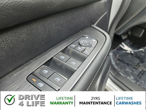 New 2025 Nissan Armada SL image 16