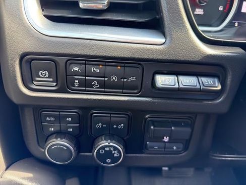 Used 2021 Chevrolet Tahoe Premier w/ Premium Package AWD/4WD image 43