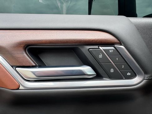 Used 2025 GMC Sierra 3500 Denali Ultimate image 22