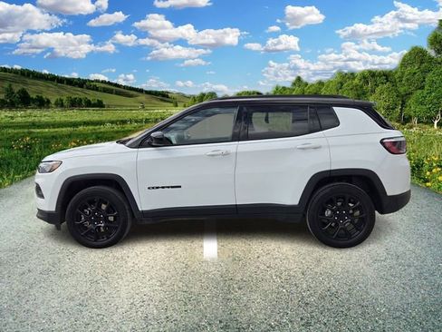 Certified 2024 Jeep Compass Latitude w/ Convenience Group AWD/4WD image 3