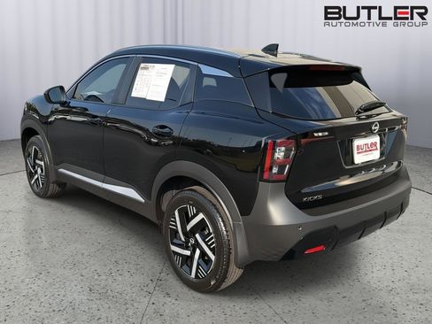 Used 2026 Nissan Kicks SV w/ SV Premium Package FWD image 4