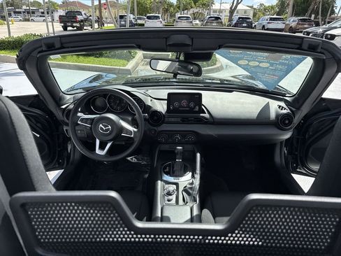 Used 2020 MAZDA MX-5 Miata Sport RWD image 33