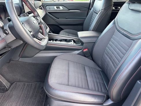 Used 2025 Ford Explorer ST-Line w/ ST-Line Street Pack AWD/4WD image 19