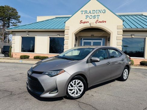 Used 2018 Toyota Corolla LE image 21