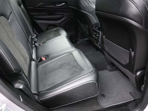 Used 2024 Jeep Grand Cherokee Altitude image 16