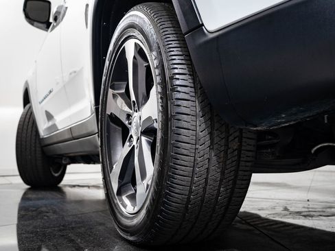 Used 2023 Jeep Grand Cherokee 4WD 4xe image 42