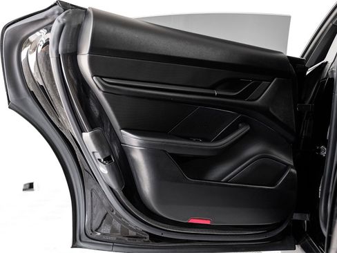 Used 2020 Porsche Taycan 4S image 46