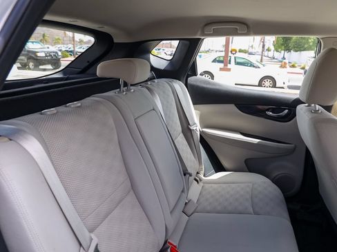 Used 2019 Nissan Rogue Sport SV FWD image 18