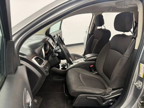 Used 2017 Dodge Journey SE w/ Flexible Seating Group FWD image 42