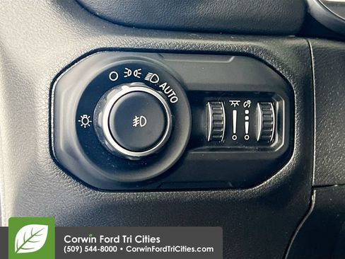 Used 2021 Jeep Wrangler Unlimited Sahara AWD/4WD image 19