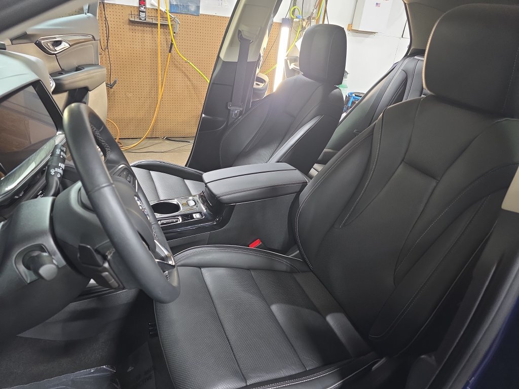 Used 2023 Buick Envision Essence AWD/4WD image 14