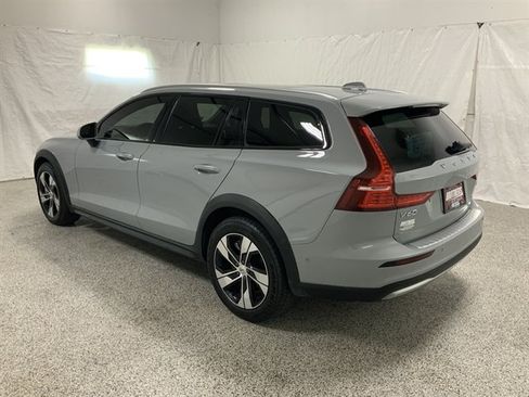 Used 2025 Volvo V60 B5 Cross Country Plus AWD/4WD image 7