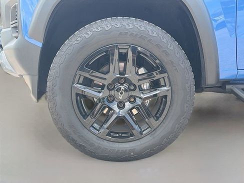 Used 2025 Chevrolet Colorado Trail Boss AWD/4WD image 40