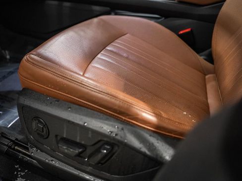 Used 2024 Audi Q8 e-tron Premium Plus image 34