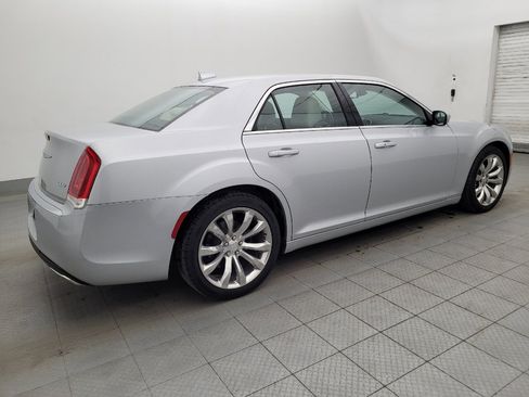 Used 2019 Chrysler 300 Touring L w/ Quick Order Package 22F RWD image 10