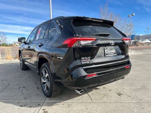 Used 2025 Toyota RAV4 SE image 6