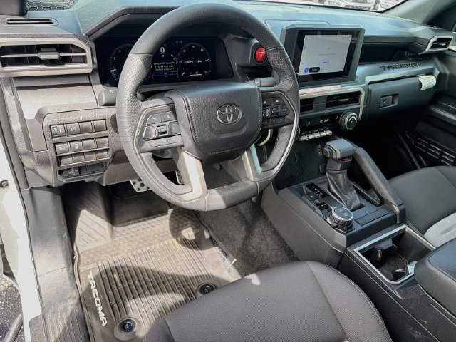 Used 2025 Toyota Tacoma TRD Sport AWD/4WD image 9