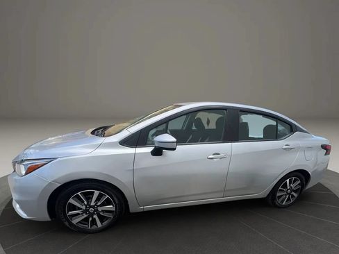 Used 2021 Nissan Versa SV FWD image 8