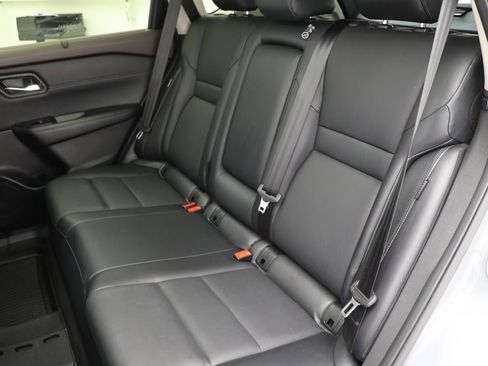 Used 2023 Nissan Rogue SV w/ SV Premium B Package image 12