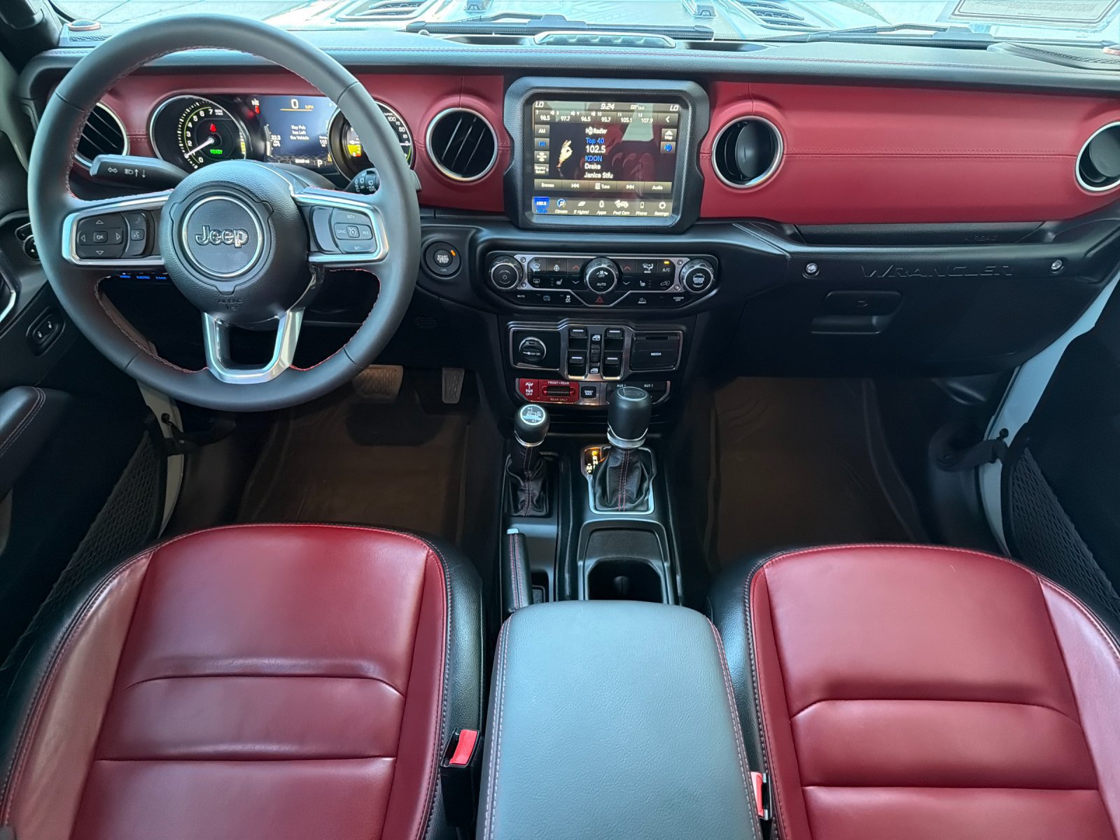 Used 2023 Jeep Wrangler Unlimited Rubicon 4xe AWD/4WD image 15