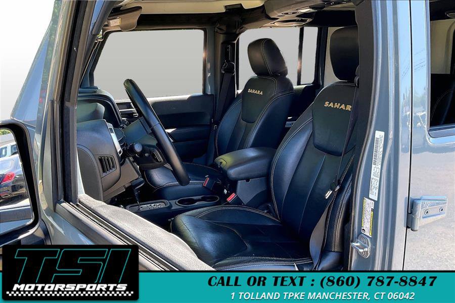 Used 2014 Jeep Wrangler Unlimited Sahara w/ Dual Top Group AWD/4WD image 23