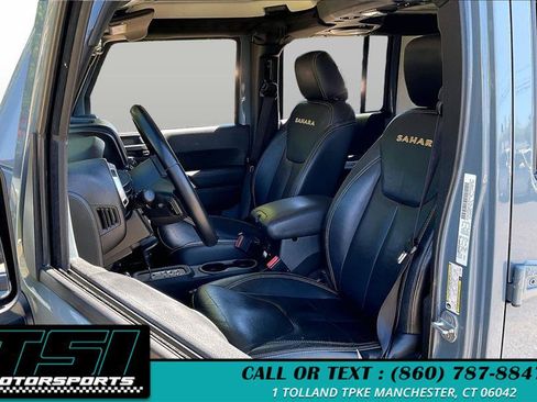 Used 2014 Jeep Wrangler Unlimited Sahara w/ Dual Top Group AWD/4WD image 23