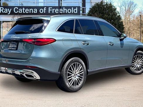 Used 2025 Mercedes-Benz GLC 300 4MATIC image 2
