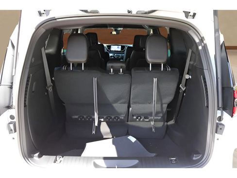 New 2026 Chrysler Pacifica Select FWD image 17