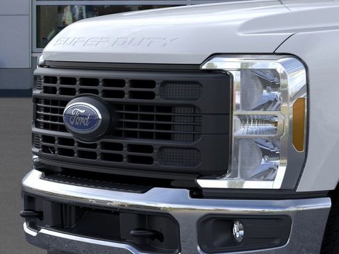 New 2026 Ford F350 XL w/ XL Chrome Package AWD/4WD image 17