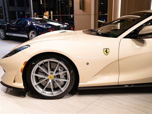 Used 2019 Ferrari 812 Superfast RWD image 14