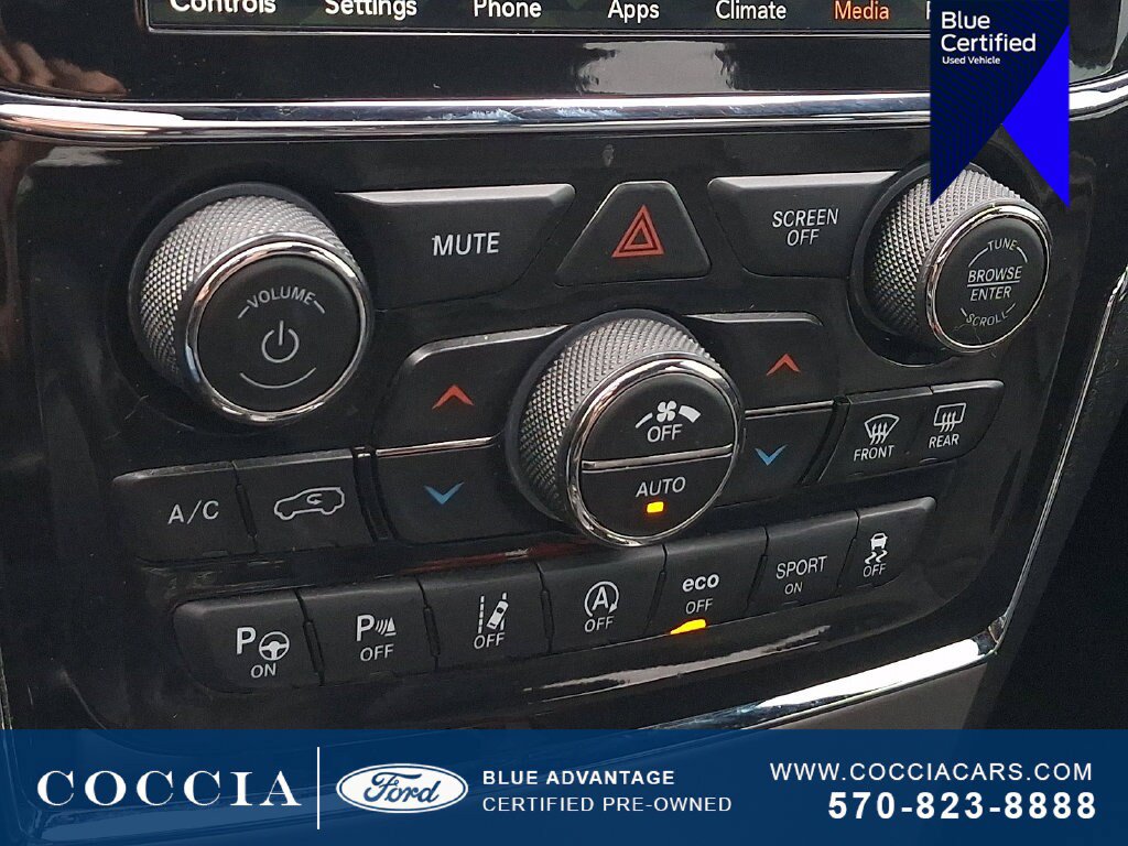 Used 2022 Jeep Grand Cherokee Limited w/ Tech Group AWD/4WD image 16