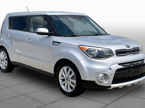 Used 2018 Kia Soul + FWD image 3
