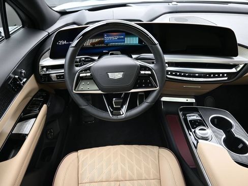 Used 2026 Cadillac Lyriq Signature Luxury w/ Nappa Leather Package AWD/4WD image 13