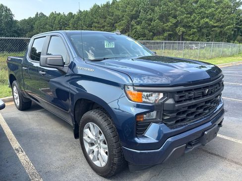 Used 2023 Chevrolet Silverado 1500 Custom AWD/4WD image 2