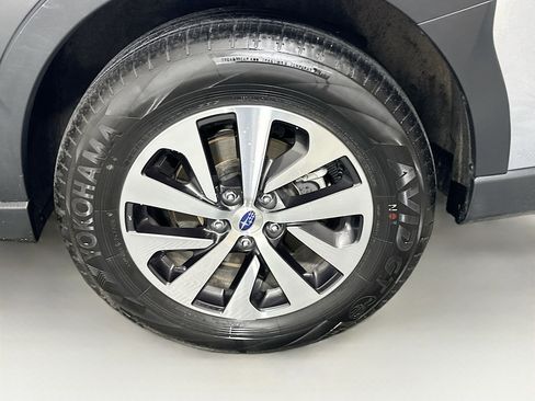 Used 2025 Subaru Outback Premium image 11