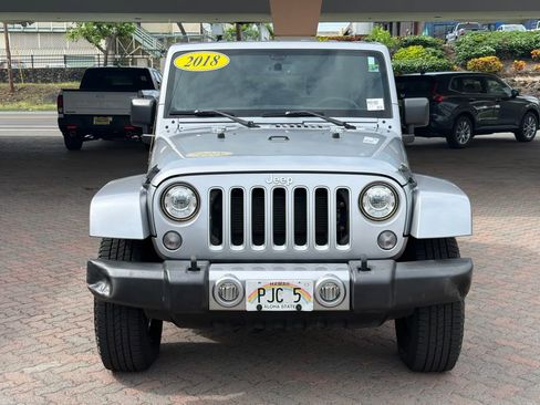 Used 2018 Jeep Wrangler Unlimited Sahara AWD/4WD image 2