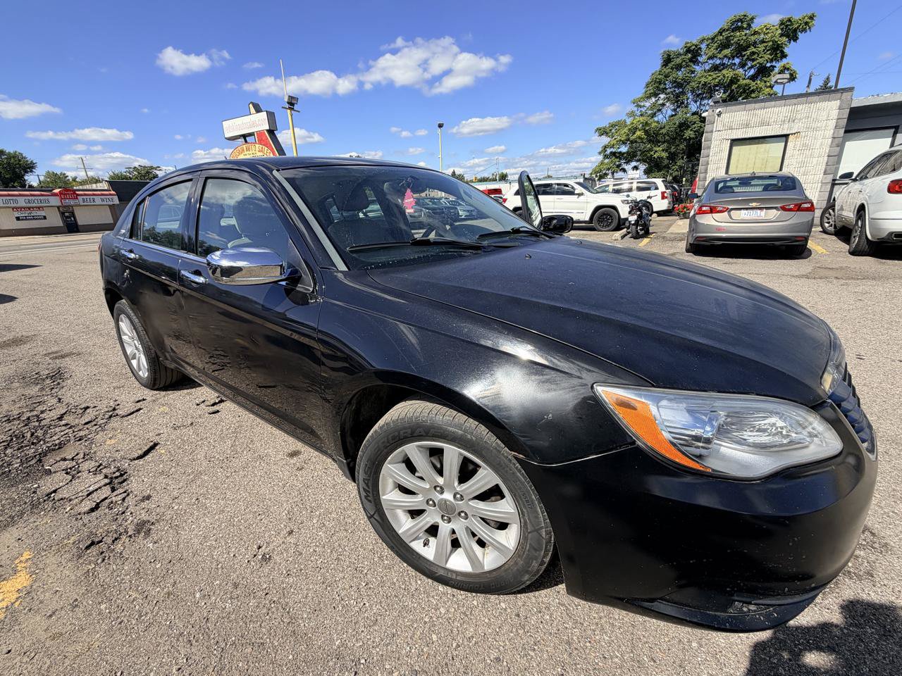 Used 2013 Chrysler 200 Limited FWD image 8