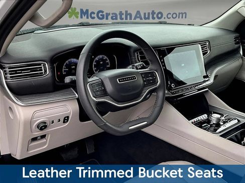 Used 2024 Jeep Wagoneer L Series III w/ Flexible Seating Group AWD/4WD image 21