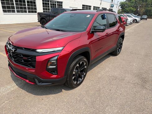 Used 2025 Chevrolet Equinox RS w/ Safety and Technology Package AWD/4WD image 2