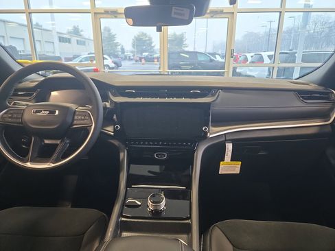 New 2026 Jeep Grand Cherokee Altitude AWD/4WD image 19