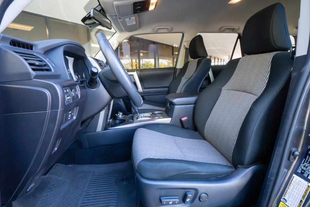 Used 2023 Toyota 4Runner SR5 AWD/4WD image 8