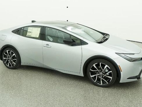 New 2026 Toyota Prius Plug-In Hybrid FWD image 12