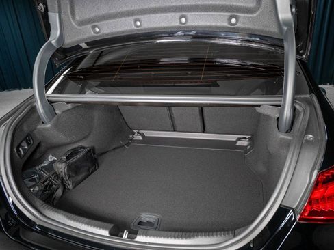 Used 2025 Mercedes-Benz C 300 Sedan image 6