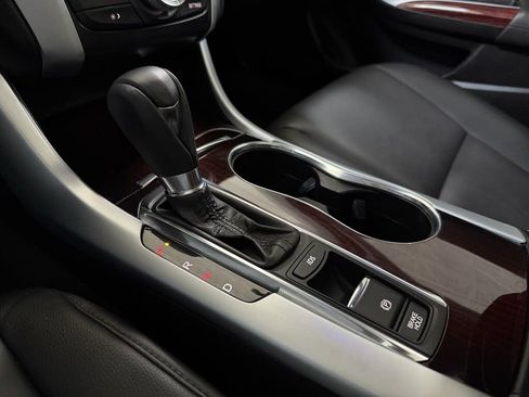 Used 2016 Acura TLX image 24