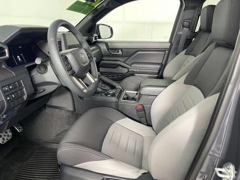 Used 2025 Toyota Tacoma TRD Sport AWD/4WD image 2