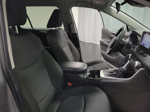 Used 2025 Toyota RAV4 XLE AWD/4WD image 33
