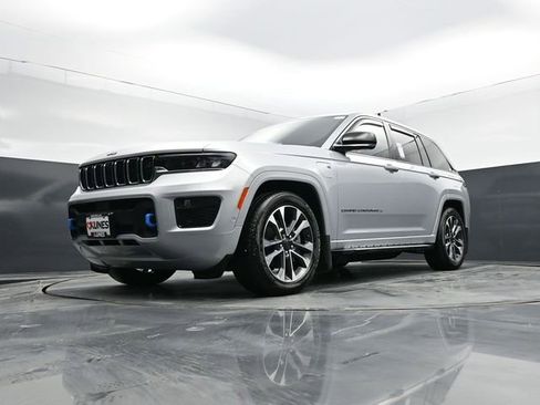 Used 2023 Jeep Grand Cherokee Overland w/ Advanced Protech Group III image 53