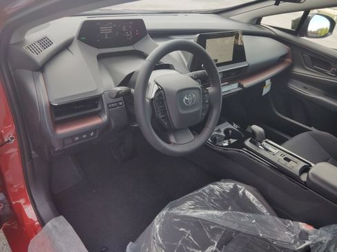 New 2027 Toyota Prius Plug-In Hybrid FWD image 5