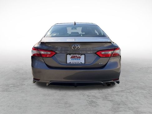 Used 2020 Toyota Camry image 5