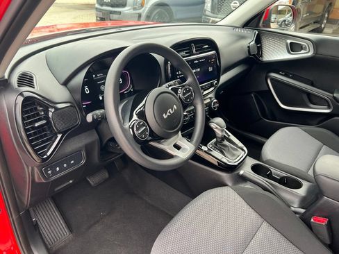 Certified 2023 Kia Soul S FWD image 6